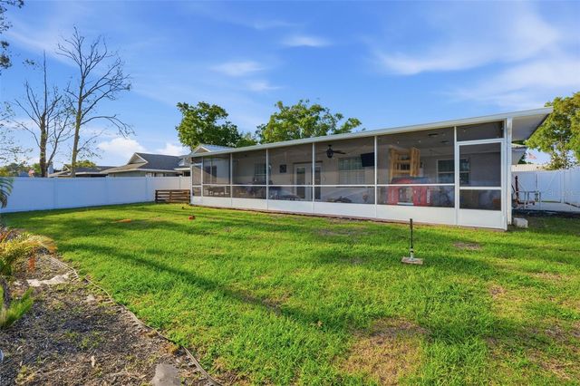 5520 FULMAR DRIVE, Tampa, FL 33625