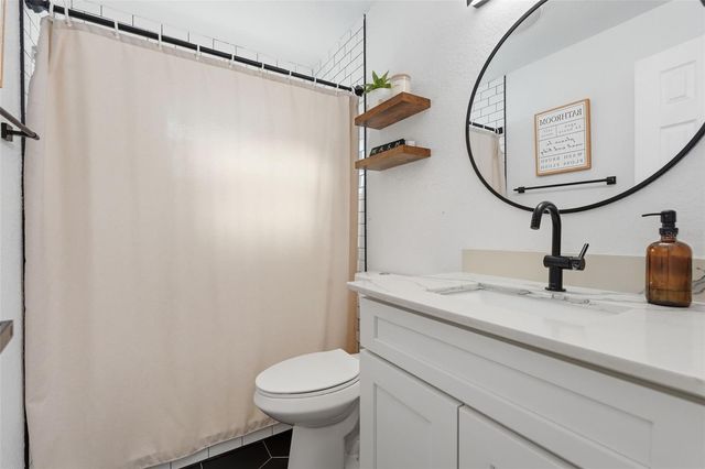 5520 FULMAR DRIVE, Tampa, FL 33625