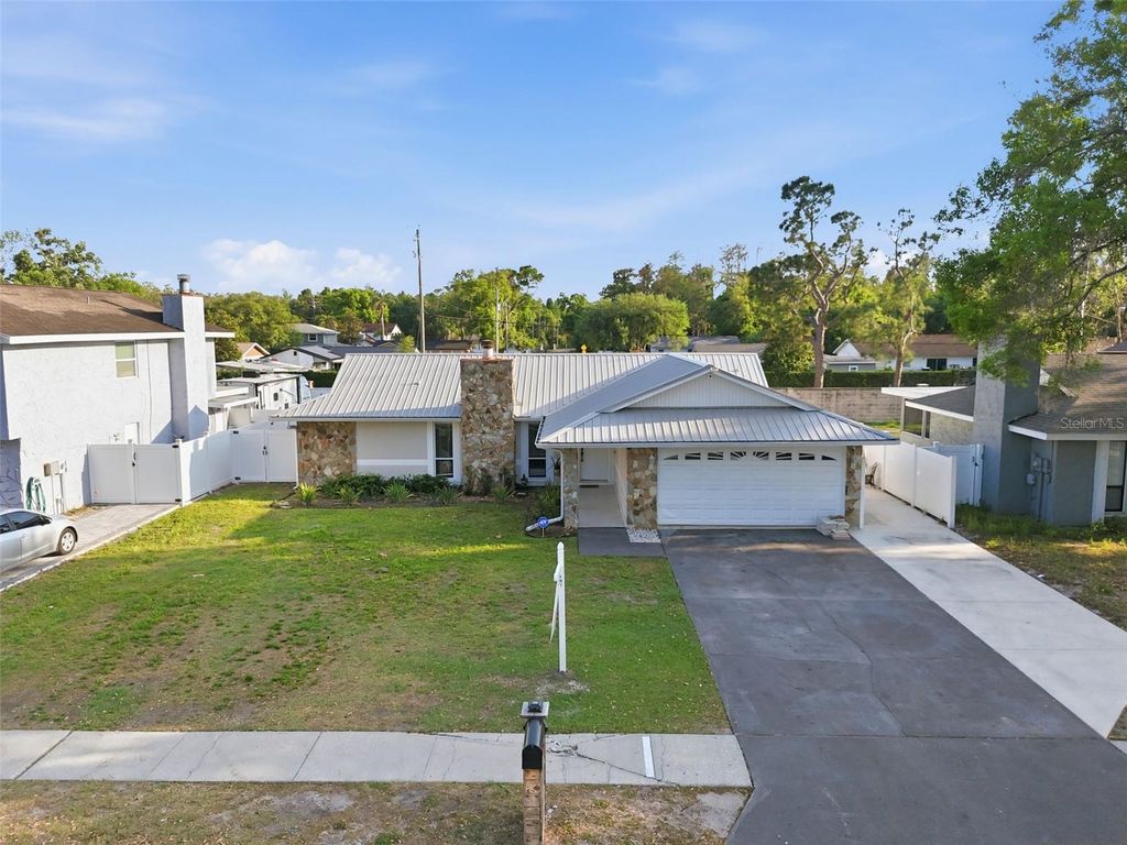 5520 FULMAR DRIVE, Tampa, FL 33625