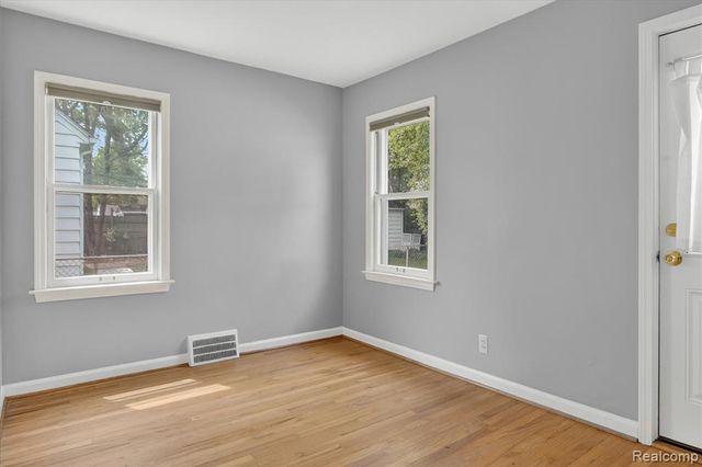 581 Flowerdale Street, Ferndale, MI 48220