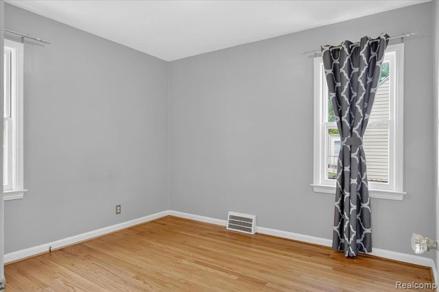 581 Flowerdale Street, Ferndale, MI 48220