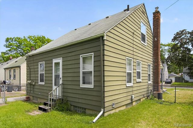 581 Flowerdale Street, Ferndale, MI 48220