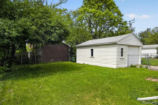 581 Flowerdale Street, Ferndale, MI 48220