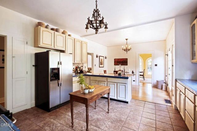 1450 N Michigan Avenue, Pasadena, CA 91104