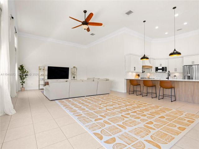 15016 SW 35th St, Davie, FL 33331