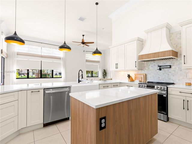 15016 SW 35th St, Davie, FL 33331