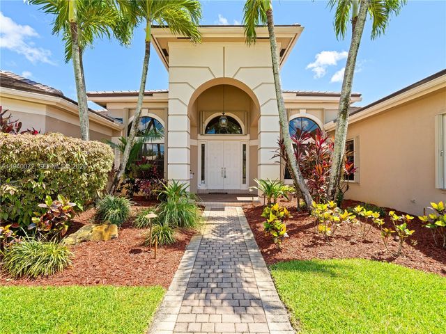 15016 SW 35th St, Davie, FL 33331