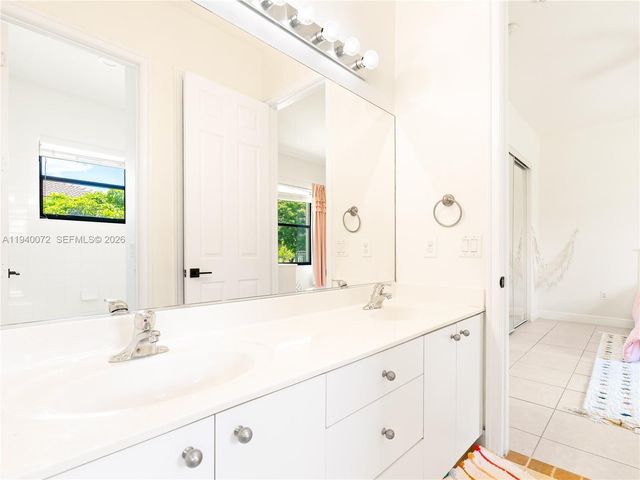 15016 SW 35th St, Davie, FL 33331