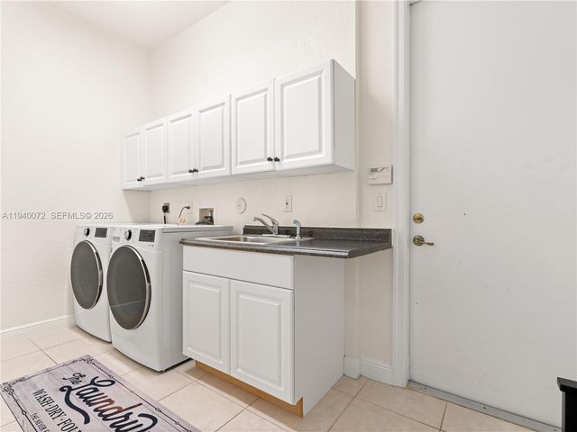 15016 SW 35th St, Davie, FL 33331