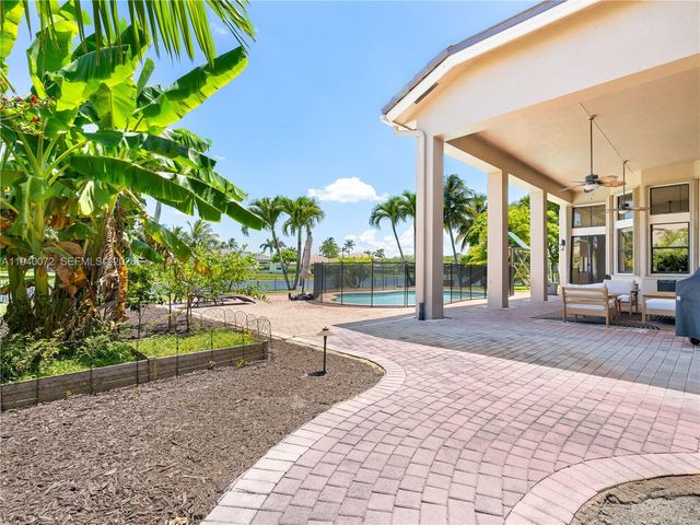 15016 SW 35th St, Davie, FL 33331