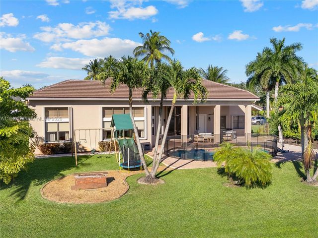 15016 SW 35th St, Davie, FL 33331