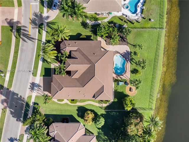 15016 SW 35th St, Davie, FL 33331