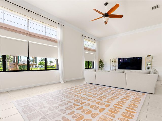 15016 SW 35th St, Davie, FL 33331