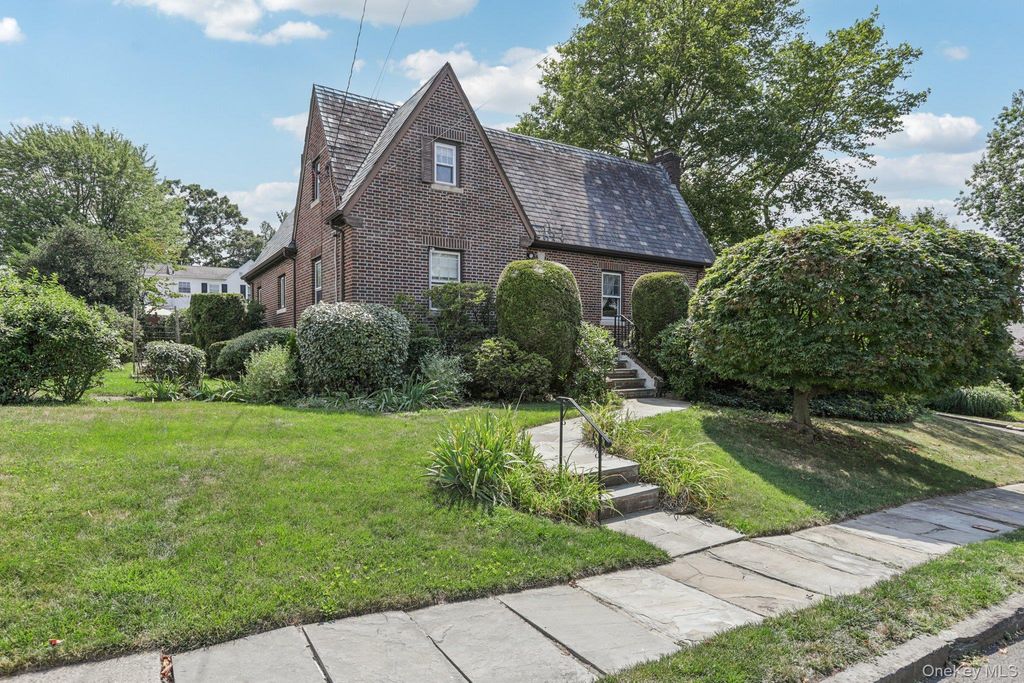 11 Corley Street, Yonkers, NY 10701