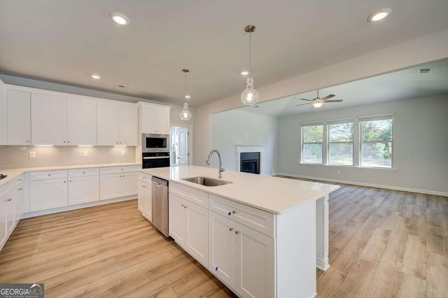 125 Haverling Pass, Hampton, GA 30228