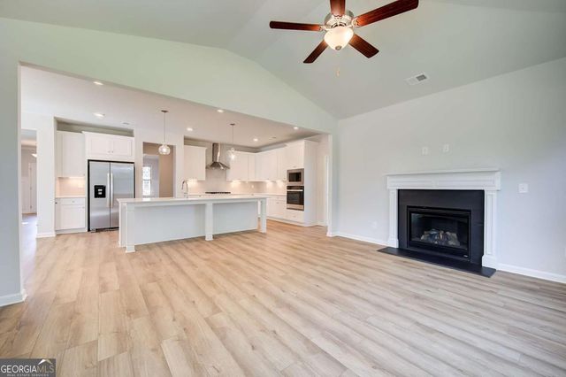 125 Haverling Pass, Hampton, GA 30228