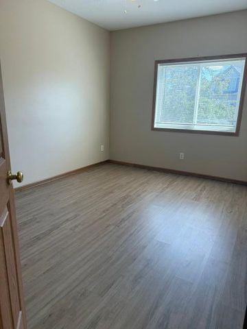6886 Meadow Grass Lane S, Cottage Grove, MN 55016