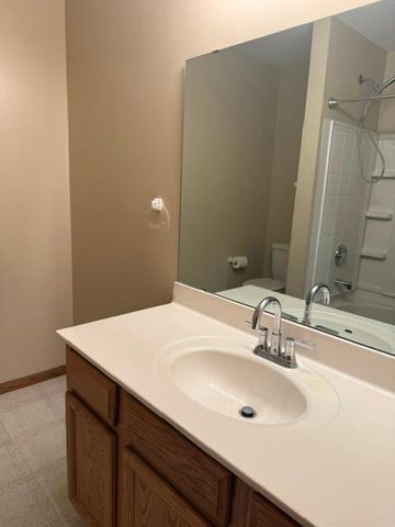 6886 Meadow Grass Lane S, Cottage Grove, MN 55016