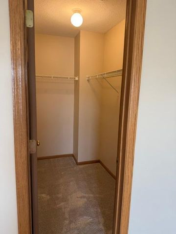 6886 Meadow Grass Lane S, Cottage Grove, MN 55016