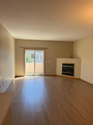 6886 Meadow Grass Lane S, Cottage Grove, MN 55016