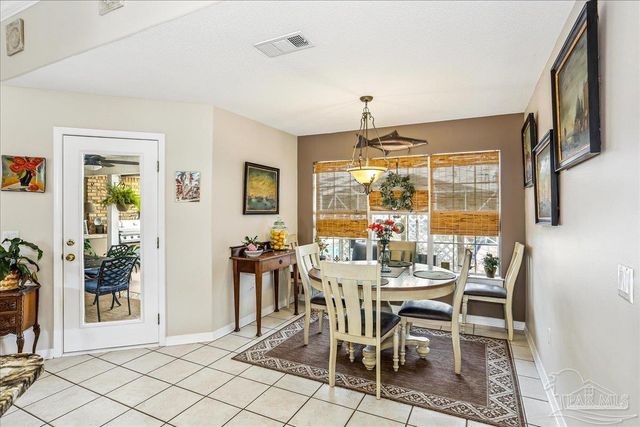 9564 Westgate Cir, Pensacola, FL 32507