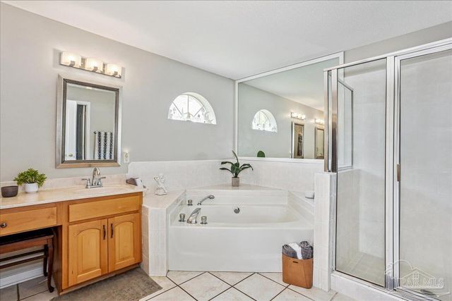 9564 Westgate Cir, Pensacola, FL 32507