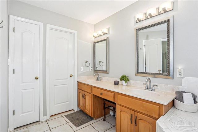 9564 Westgate Cir, Pensacola, FL 32507