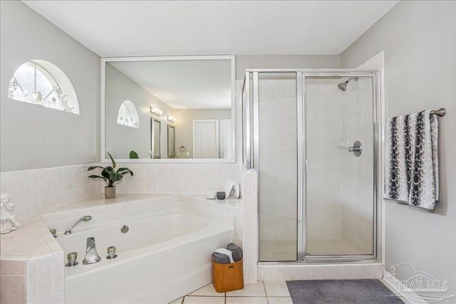 9564 Westgate Cir, Pensacola, FL 32507