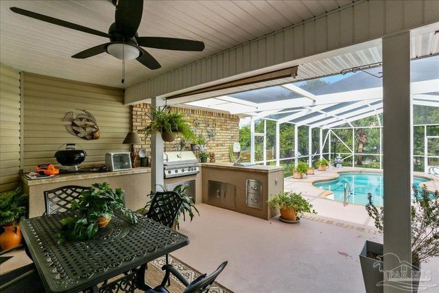 9564 Westgate Cir, Pensacola, FL 32507