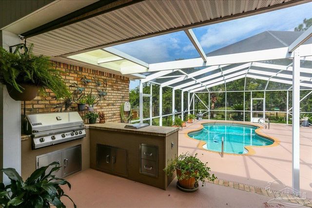 9564 Westgate Cir, Pensacola, FL 32507