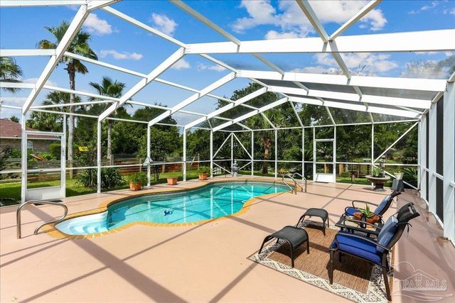 9564 Westgate Cir, Pensacola, FL 32507