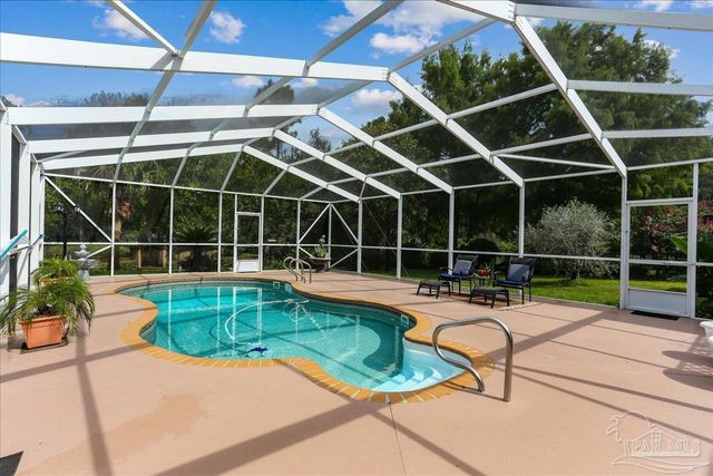 9564 Westgate Cir, Pensacola, FL 32507