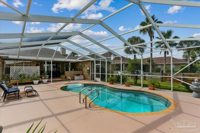 9564 Westgate Cir, Pensacola, FL 32507