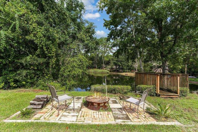 9564 Westgate Cir, Pensacola, FL 32507