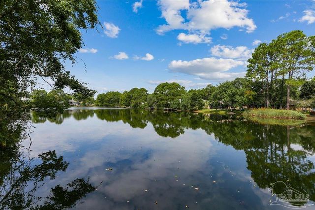 9564 Westgate Cir, Pensacola, FL 32507