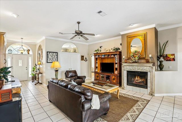 9564 Westgate Cir, Pensacola, FL 32507