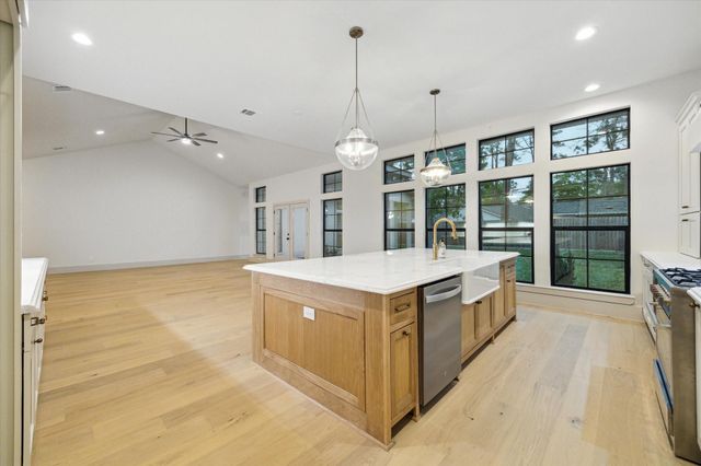 10303 Eddystone Drive, Houston, TX 77043