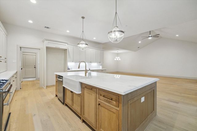 10303 Eddystone Drive, Houston, TX 77043