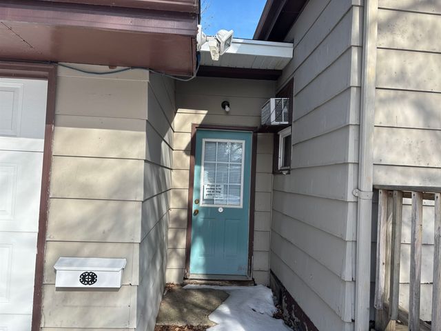 403 1st St SE, Mohall, ND 58761