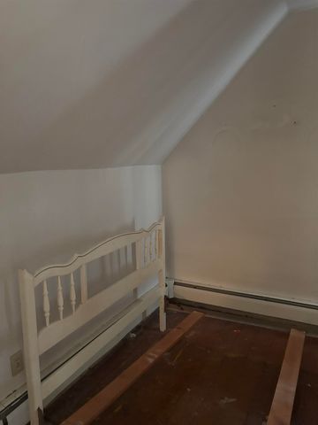 403 1st St SE, Mohall, ND 58761