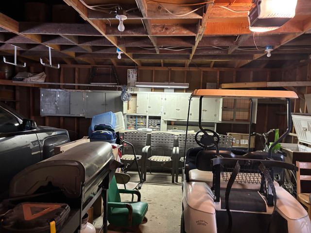 403 1st St SE, Mohall, ND 58761