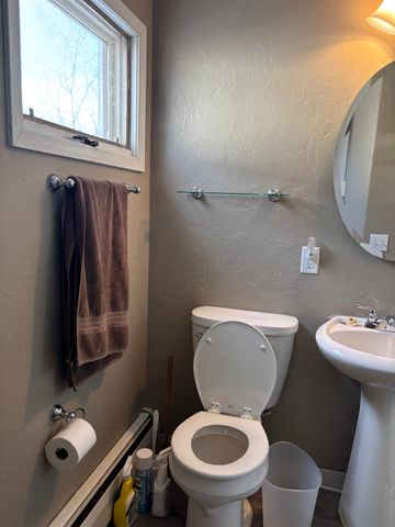 403 1st St SE, Mohall, ND 58761