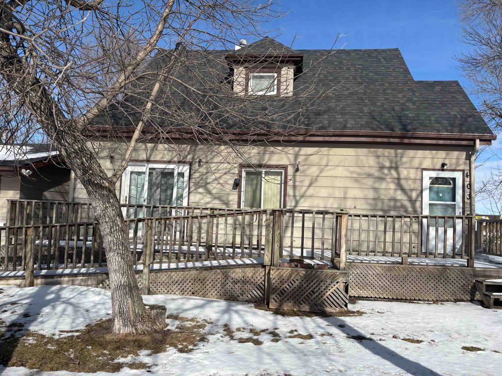 403 1st St SE, Mohall, ND 58761