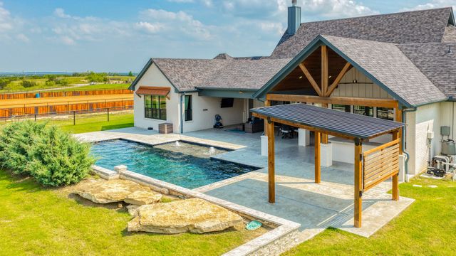 408 Royal Santana Run, Weatherford, TX 76087