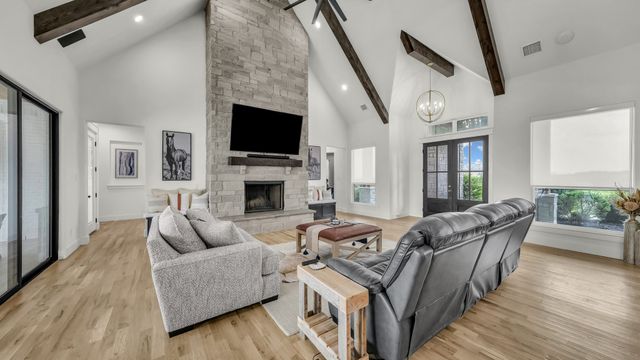 408 Royal Santana Run, Weatherford, TX 76087
