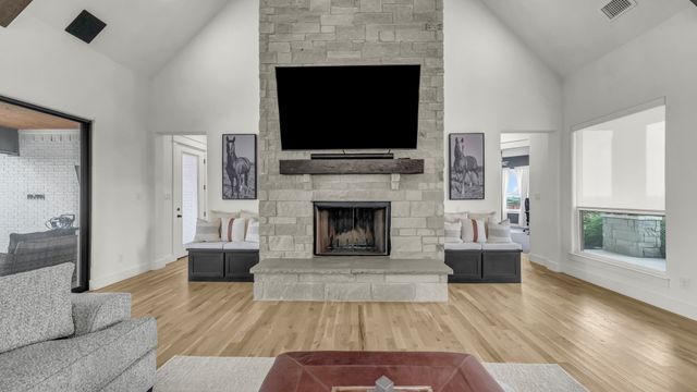 408 Royal Santana Run, Weatherford, TX 76087