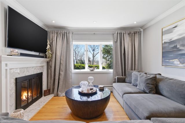 15 Bayard Avenue, Bayville, NY 11709