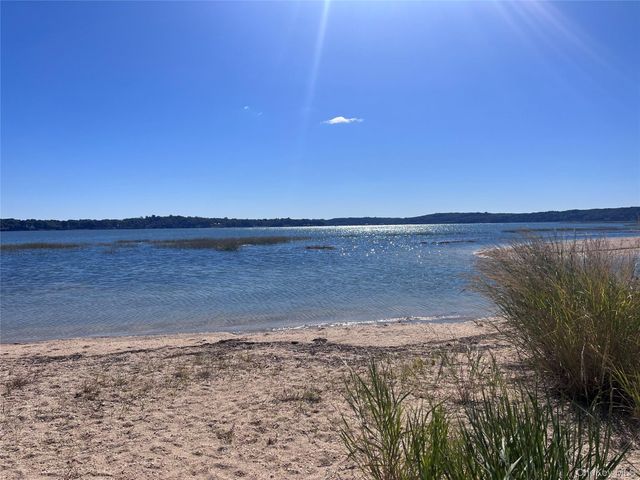 15 Bayard Avenue, Bayville, NY 11709