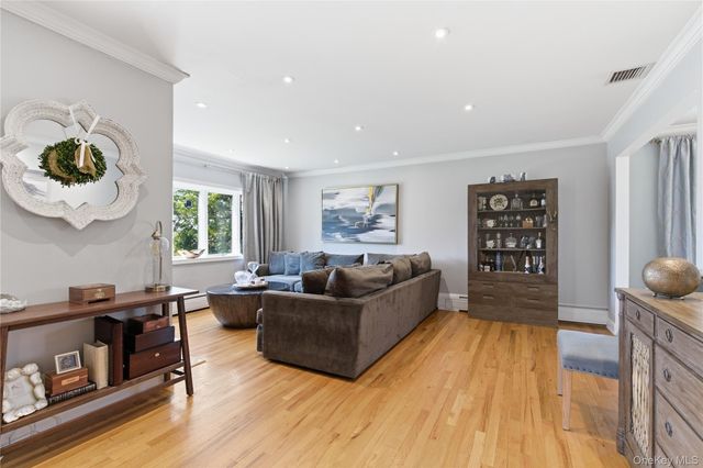 15 Bayard Avenue, Bayville, NY 11709