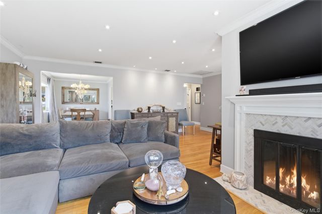 15 Bayard Avenue, Bayville, NY 11709